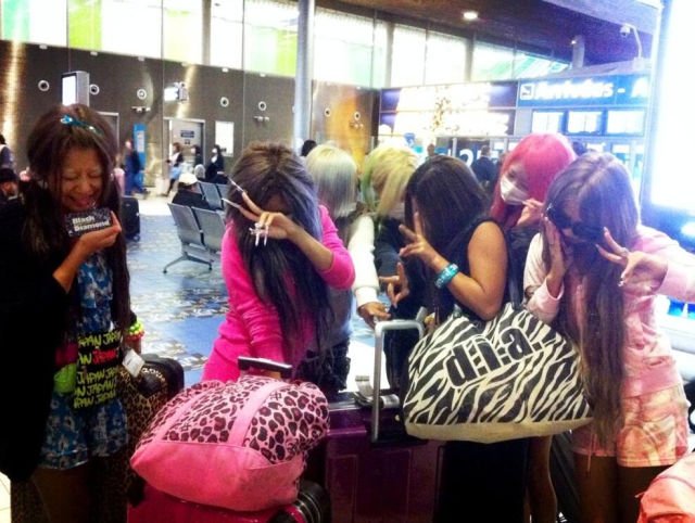 Новая модная тенденция у японской молодёжи япония, мода, тенденция,Face Down Pose