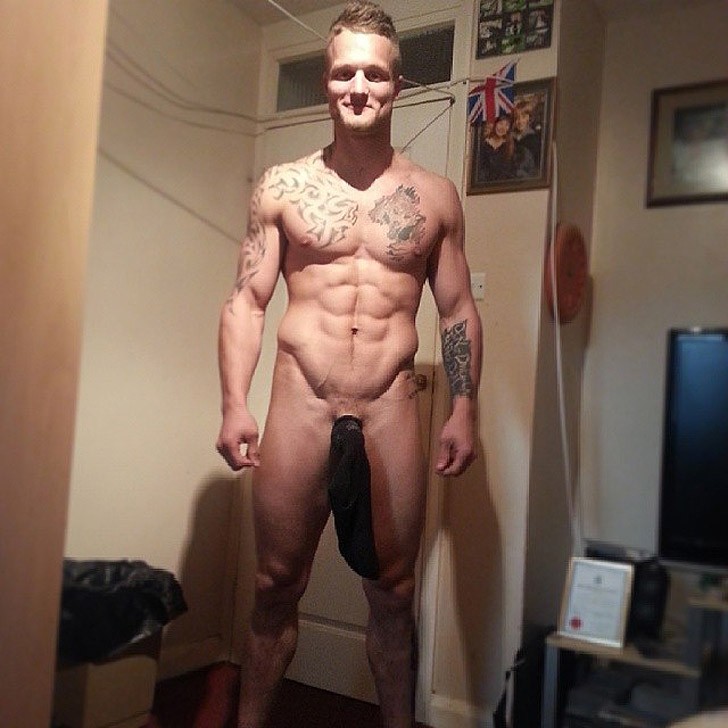 Инстаграм носок на пенисе, мужчины с носком на пенисе против рака, рак яичек 