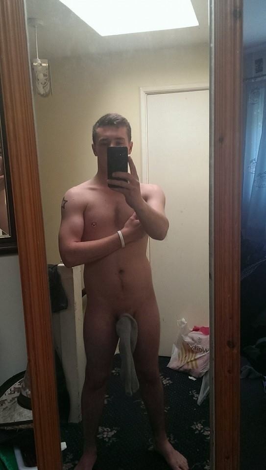 Инстаграм носок на пенисе, мужчины с носком на пенисе против рака, рак яичек 