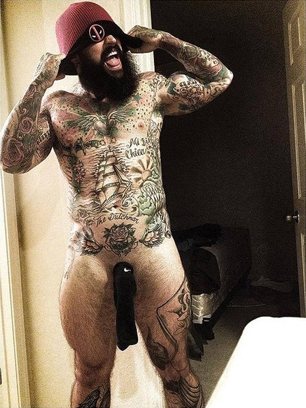 Инстаграм носок на пенисе, мужчины с носком на пенисе против рака, рак яичек 