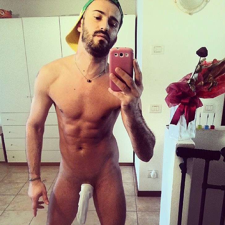 Инстаграм носок на пенисе, мужчины с носком на пенисе против рака, рак яичек 