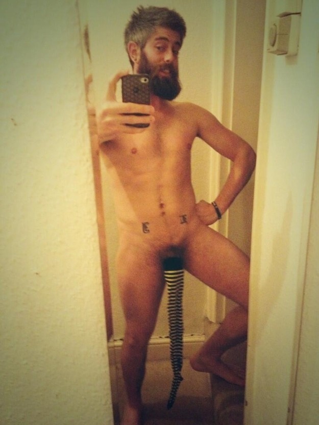 Инстаграм носок на пенисе, мужчины с носком на пенисе против рака, рак яичек 