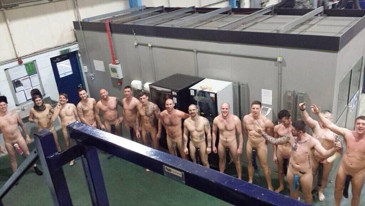 Инстаграм носок на пенисе, мужчины с носком на пенисе против рака, рак яичек 