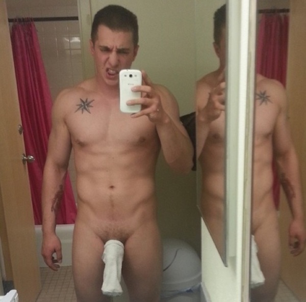 Инстаграм носок на пенисе, мужчины с носком на пенисе против рака, рак яичек 