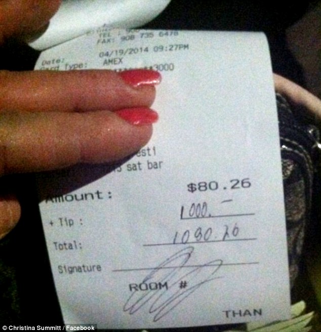 щедрые чаевые спасли собаку, собака Такер, Кристина Саммитт, Christina Summitt, незнакомцы спасли жизнь собаке