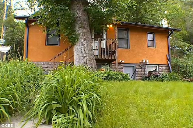 Тупейший грабитель в истории, попавшийся благодаря зависимости от Facebook грабитель оставил профиль Facebook, ограбил забыл выйти Facebook, Джеймс Вуд, James Wood, Николас Уиг, Nicholas Wig