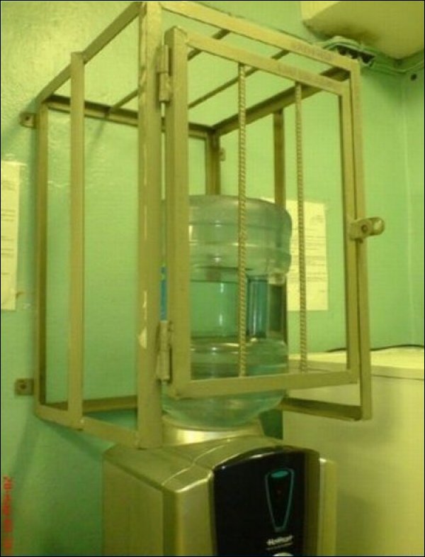 это россия детка, умом россию не понять, тем временем в России 