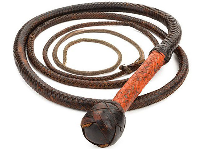 За сколько были проданы знаковые вещи из знаменитых голливудских блокбастеров За сколько проданы вещи из фильмов, сколько стоят вещи из фильмов, вещи фильмы цена