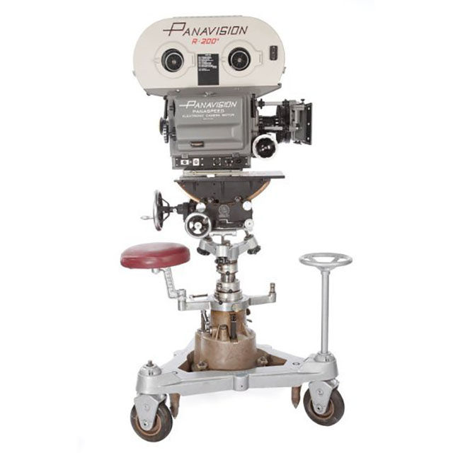 За сколько были проданы знаковые вещи из знаменитых голливудских блокбастеров За сколько проданы вещи из фильмов, сколько стоят вещи из фильмов, вещи фильмы цена