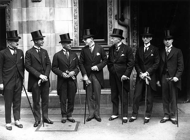 Элементы гардероба и косметика из прошлого, которые могли убить своих владельцев Элементы гардероба которые могли убить своих владельцев, косметика из прошлого которая могла убить своих