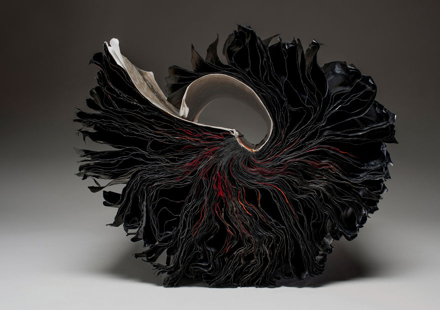 книжные скульптуры, скульптуры из книг, скульптуры вырезанные из книг