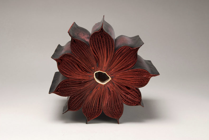 книжные скульптуры, скульптуры из книг, скульптуры вырезанные из книг