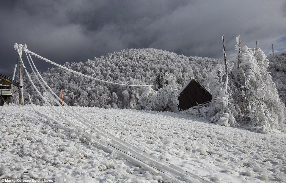 Шторм превратил гору в ледяное царство, поражающее своей сказочной красотой Динарические Альпы, Динариды, шторм превратил горы в ледяное царство, гора во льду, Марко Корошек, Marko Korošec