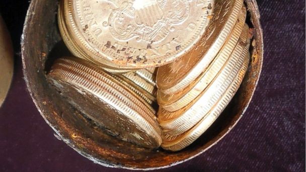 Супруги, нашли, ржавые банки, золотые монеты, 10 миллионов долларов, 10000000