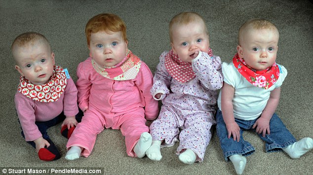 Christine and Justin Clark, сёстры-четверняшки ЭКО