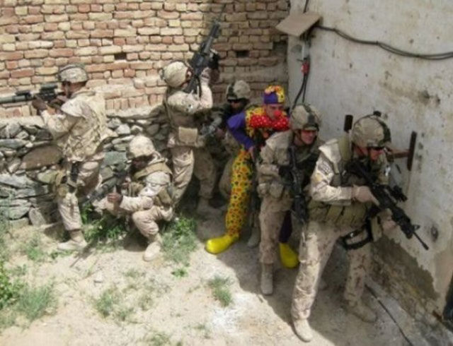 С этими фотографиями что-то не так.. Смешные фото, фото с сюрпризом