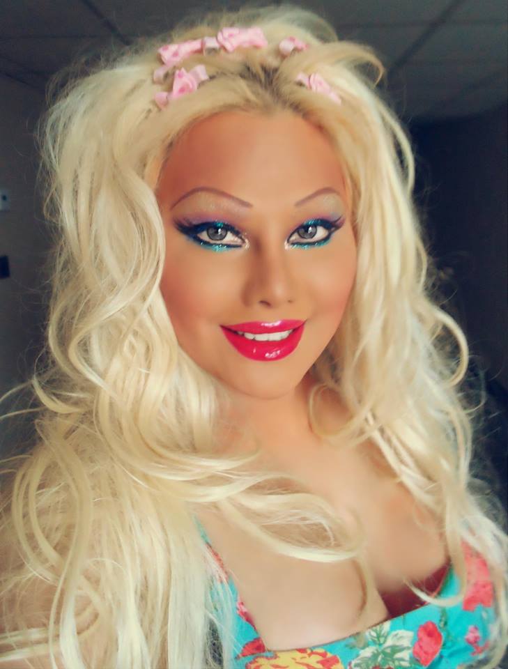 Кателла Даш, Katella Dash, транскесуал мечтает быть похожим на резиновую секс куклу, трансексуал потратил 100 тысяч долларов на операции