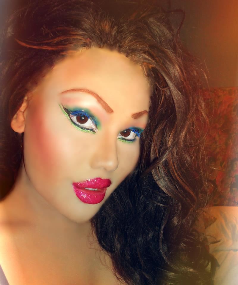 Кателла Даш, Katella Dash, транскесуал мечтает быть похожим на резиновую секс куклу, трансексуал потратил 100 тысяч долларов на операции