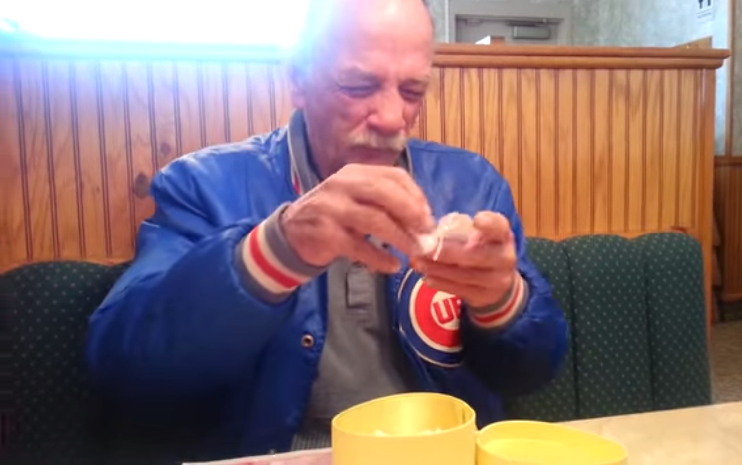 мужчина узнал что станет дедушкой, узнал что у него будет внук, папа скоро станет дедушкой