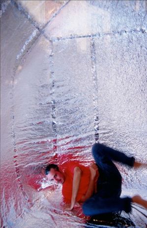 Дом, помещающийся в кармане дом в кармане, дизайнер Мартин Азуа, Martin Azua,