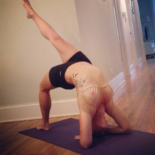 TaTa Top Free The Nipple Robyn Graves and Michelle Lytle, купальник имитирующий грудь