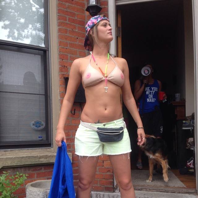 TaTa Top Free The Nipple Robyn Graves and Michelle Lytle, купальник имитирующий грудь