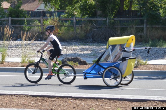брат взял с собой парализованного, мальчик триатлон парализованный брат, братья Ноа и Лукас, лиссэнцефалия