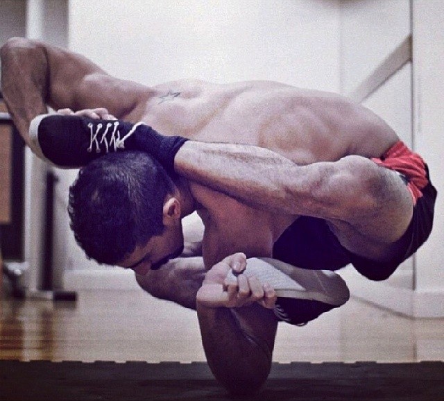 Рауф Ясит, Rauf Yasit, Резиновые ноги, Rubber Legz