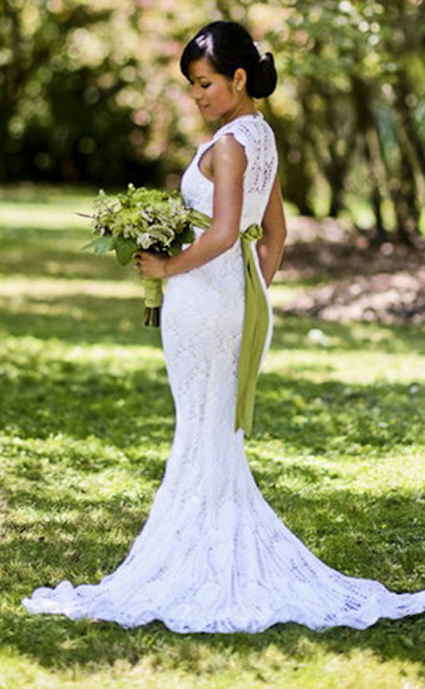 связала свадебное платье в автобусе, девушка вязала свадебное платье в автобусе