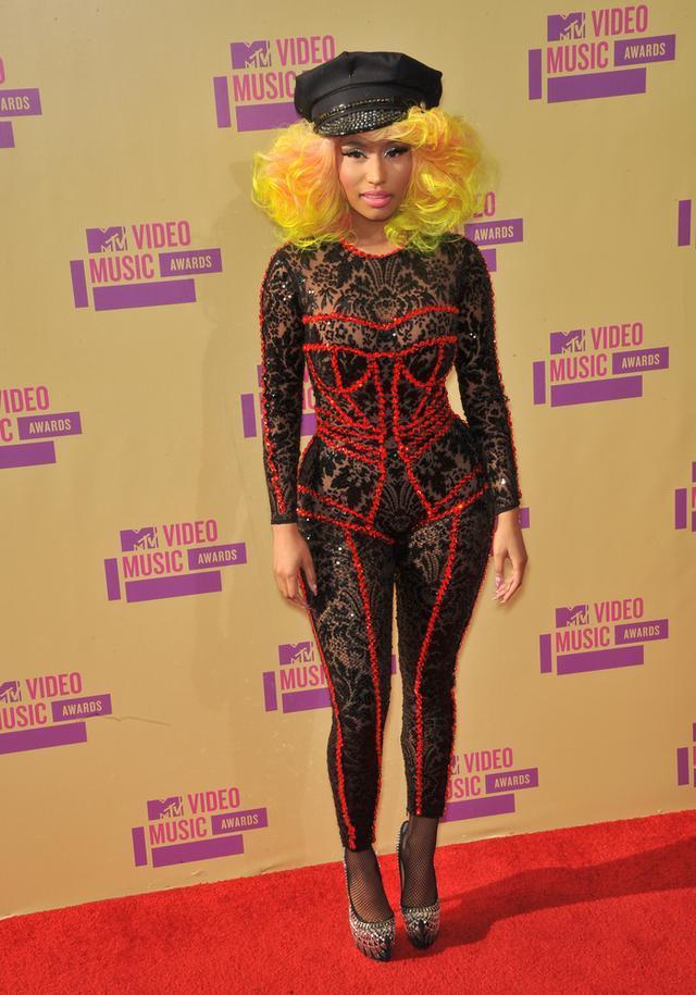 Самые нелепые наряды Ники Минаж, Nicki Minaj