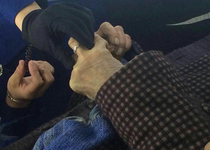 китайский двонрик купил дене кольцо с бриллиантом, 80-летний китаец купилл жене кольцо с бриллиантом, кольцо с бриллиантом в 80 лет для жены