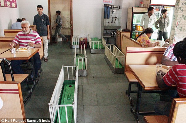 индийский ресторан на кладбище, Lucky Restaurant