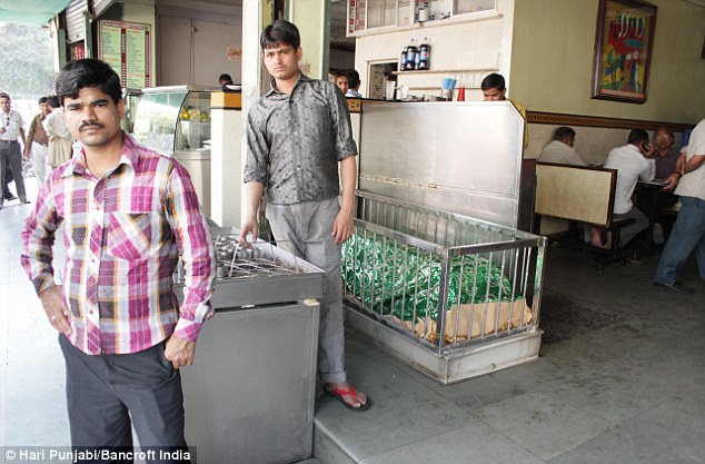 индийский ресторан на кладбище, Lucky Restaurant