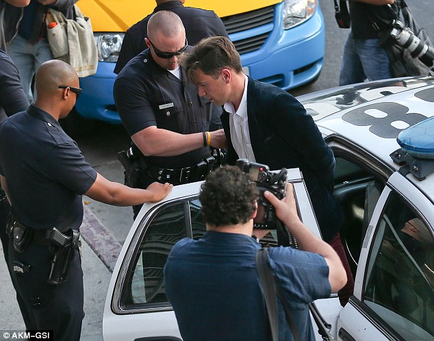 Седюк ударил Бреда Питта, Виталий Седюк напал на Бреда Питта, Бреда Питта ударили на премьере, премьера Малефисента Бред Питт