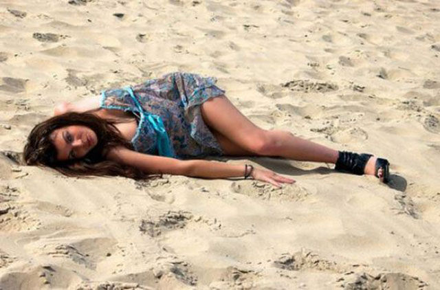 нелепые позы, дурацкие позы, нелепое позирование, девушки позируют глупо