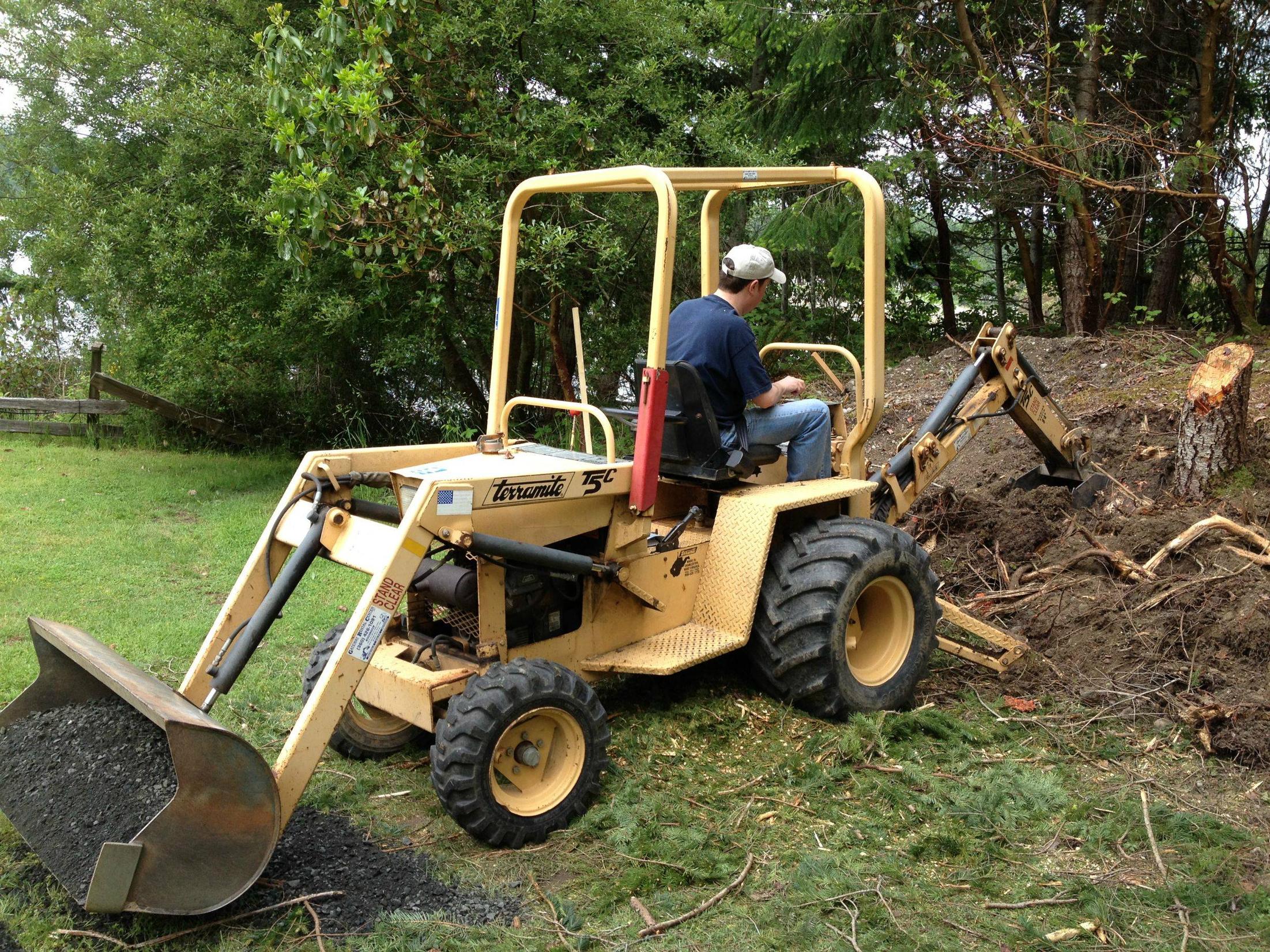Купил до хоббита, построил домик хоббита, напился благотворительный вечер