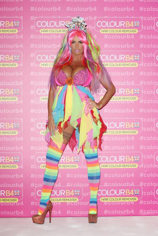 Самые нелепые наряды звёзд, безвкусно одетые звёзды