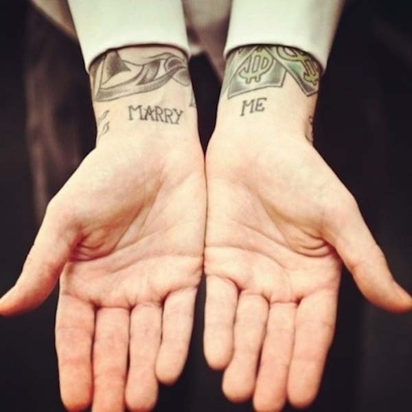 Самые странные и дурацкие предложения руки и сердца, какие себе можно только представить нелепые предложения руки, дурацкие предложения замуж, странное руки и сердца