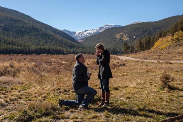 Самые странные и дурацкие предложения руки и сердца, какие себе можно только представить нелепые предложения руки, дурацкие предложения замуж, странное руки и сердца