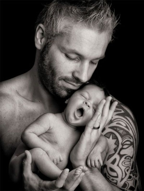 отцы и дети фото, папы проводят время с детьми, папа играет с ребенком, папа ребенок смешное