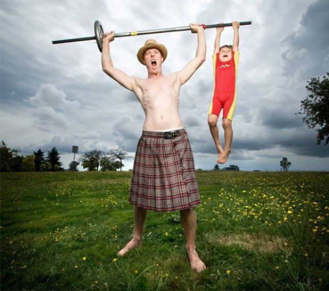 отцы и дети фото, папы проводят время с детьми, папа играет с ребенком, папа ребенок смешное