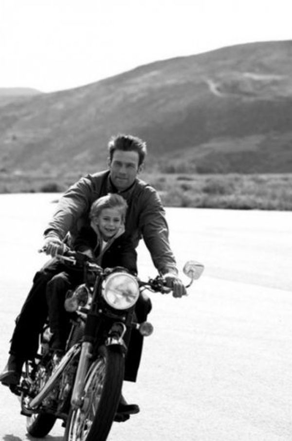 отцы и дети фото, папы проводят время с детьми, папа играет с ребенком, папа ребенок смешное