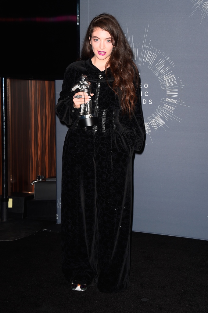 MTV Video Music Awards 2014, красная дорожка MTV VMA 2014, наряды звёзд