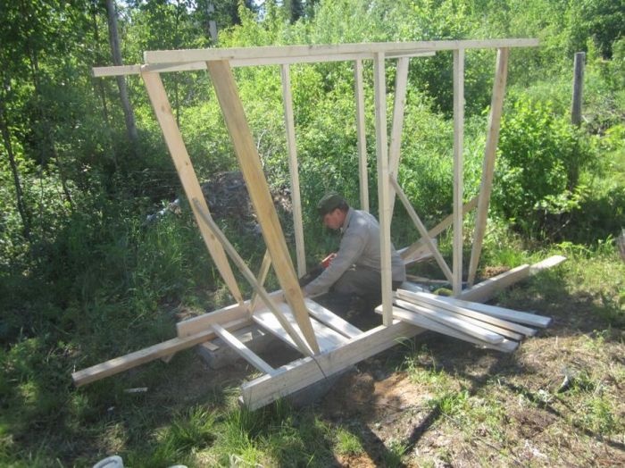 туалет в виде кареты, королевский туалет на даче