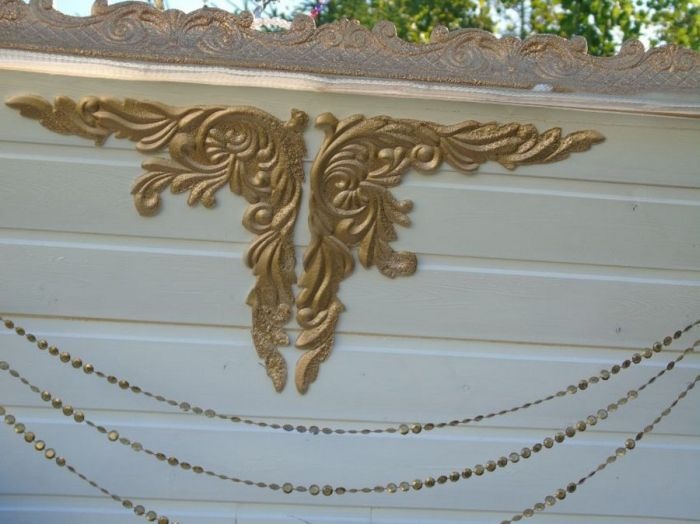 туалет в виде кареты, королевский туалет на даче