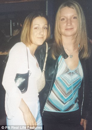 Грудь женщины буквально лопнула из-за установки слишком больших имплантов Неудачное увеличение груди, имплант прорвал кожу, имплант вылез наружу, Клэр Хокер, Claire Hawke