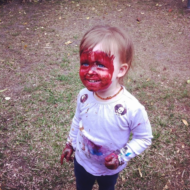 Смешные злобные детки, олицетворяющее истинное зло злобные дети, дети со злым лицом, злые дети