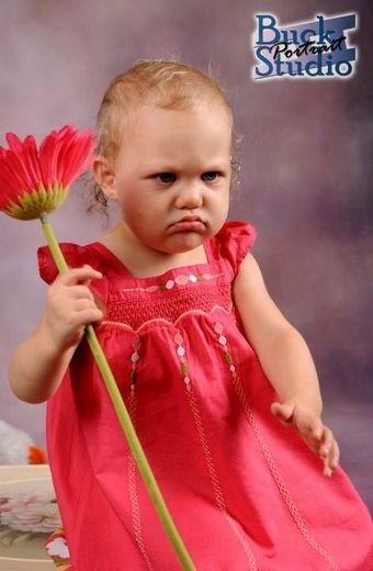 Смешные злобные детки, олицетворяющее истинное зло злобные дети, дети со злым лицом, злые дети