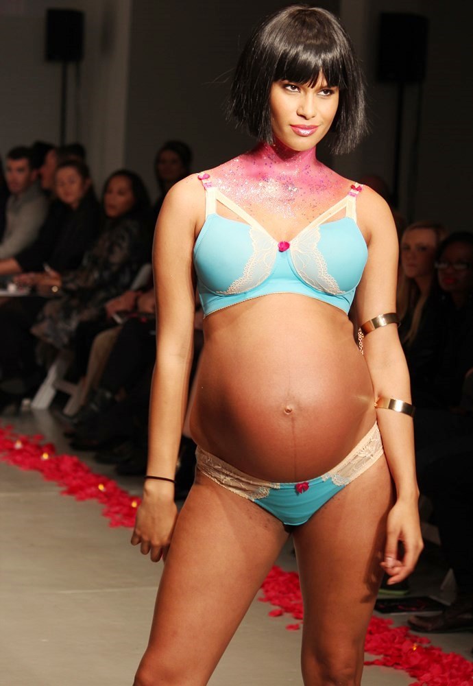 Беременные модели щеголяют в нижнем белье на неделе моды в Нью-Йорке You! Lingerie, Uyo Okebie-Eichelberger, нижнее бельё для беременных