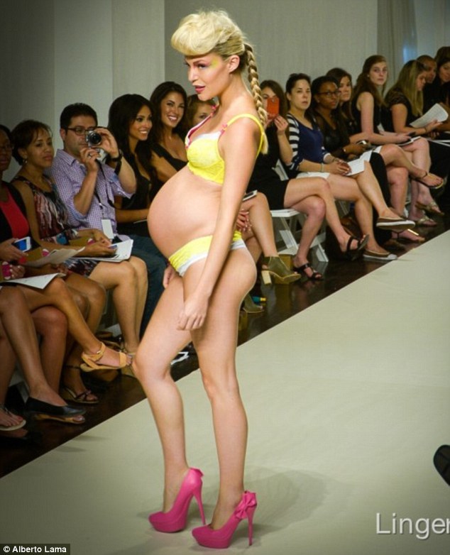 Беременные модели щеголяют в нижнем белье на неделе моды в Нью-Йорке You! Lingerie, Uyo Okebie-Eichelberger, нижнее бельё для беременных